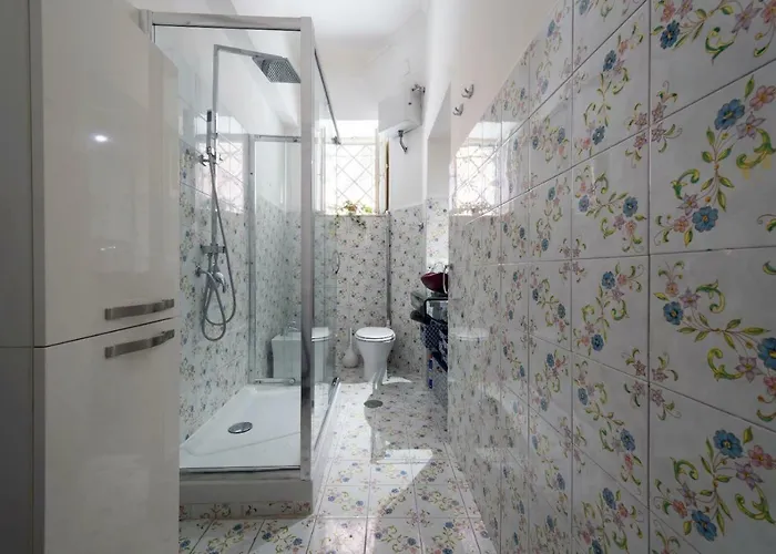 Spanish Steps 3 Bedrooms Cozy,elegant And