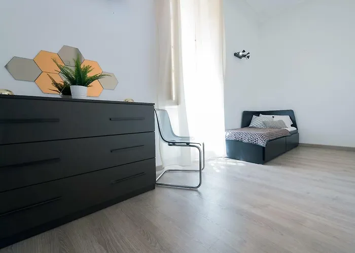 Spanish Steps 3 Bedrooms Cozy,elegant And