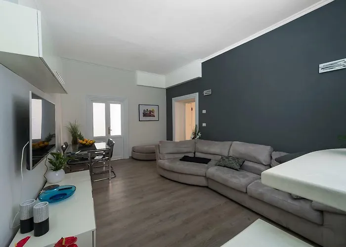 Spanish Steps 3 Bedrooms Cozy,elegant And *