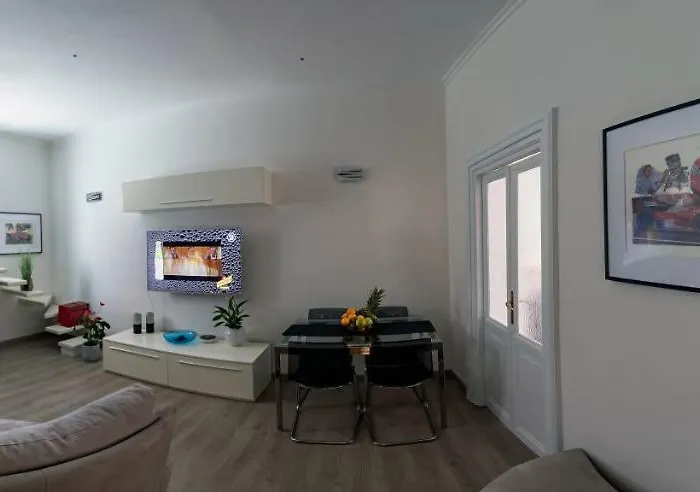 Spanish Steps 3 Bedrooms Cozy,elegant And *